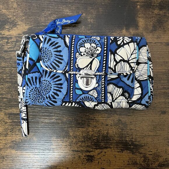 Vera Bradley Push Lock Wristlet Clutch – Blue Bayou Floral Print - Picture 1 of 5